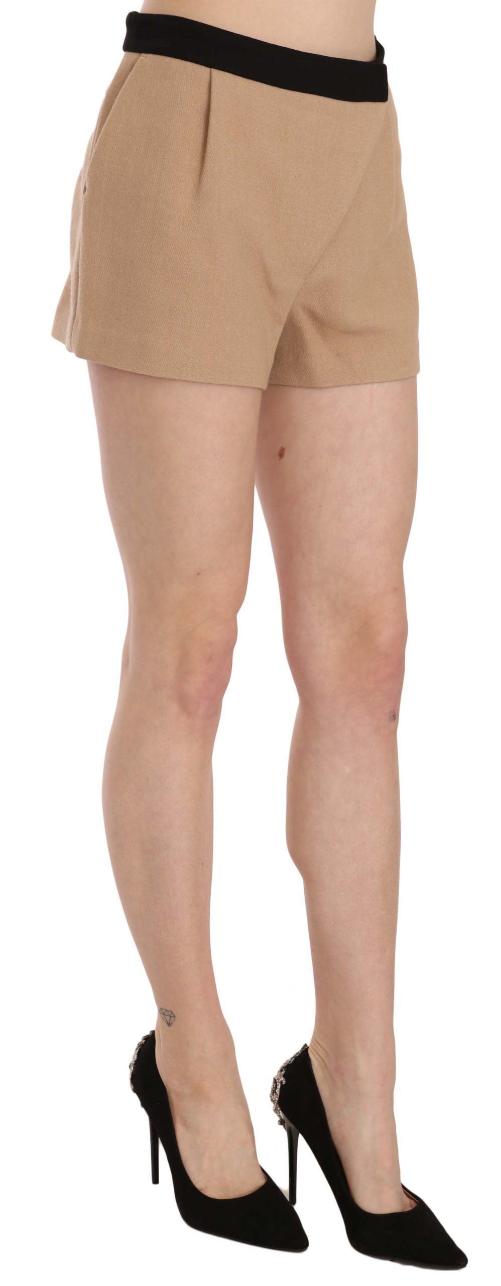 Costume National Shorts Beigefarbene Mini-Shorts aus Baumwolle mit mittlerer Taille