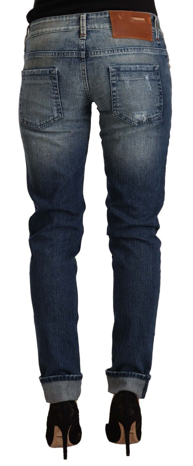 Acht – Blau verwaschene Slim-Fit-Jeans mit niedriger Taille und umgeschlagenem Saum