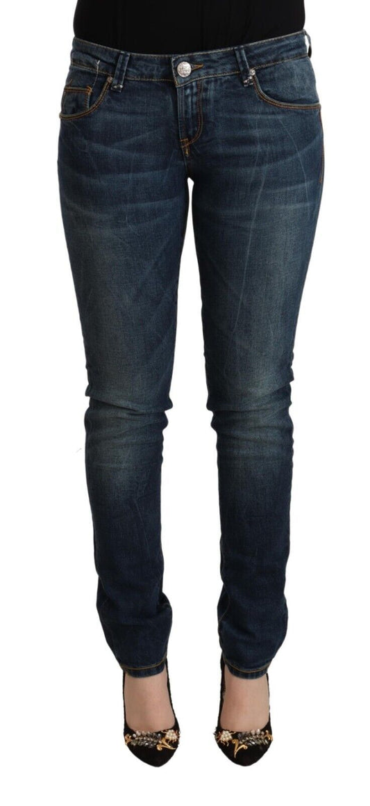 Acht – Slim Fit Jeans aus gewaschener Baumwolle mit niedriger Taille in Blau