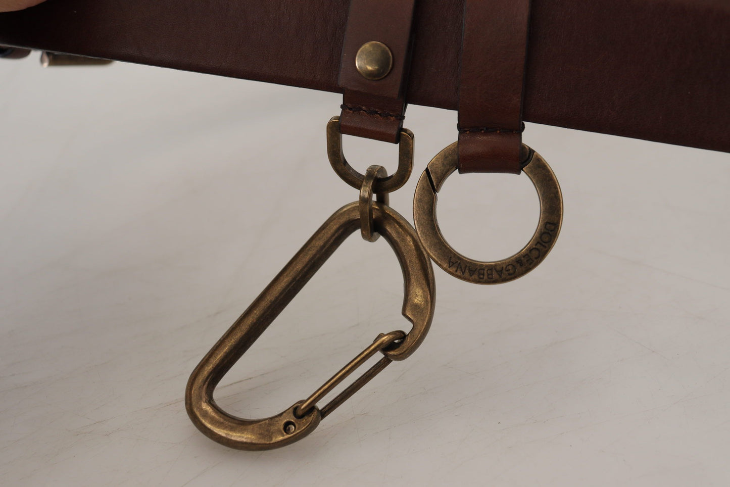 Dolce & Gabbana Brauner Ledergürtel mit goldener Metallschnalle und Karabiner
