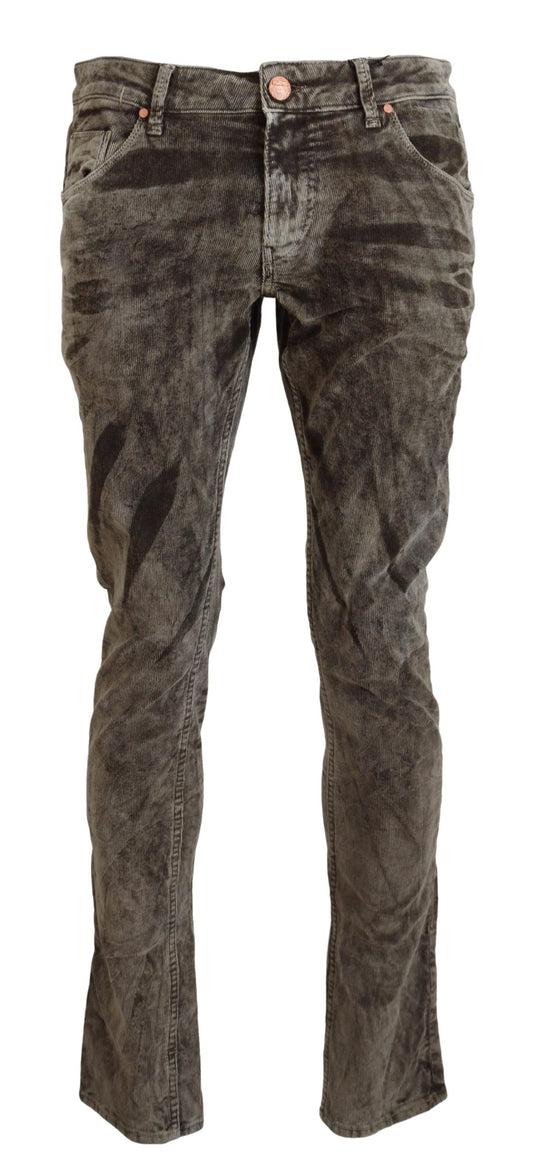 Acht Graue Slim Fit Jeans aus gewaschenem Baumwollcord