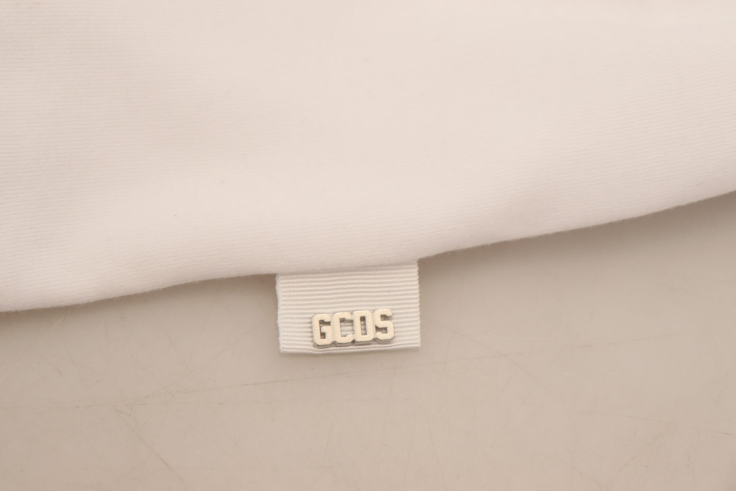 GCDS – Weißes Baumwoll-T-Shirt mit kurzen Ärmeln und Logodruck