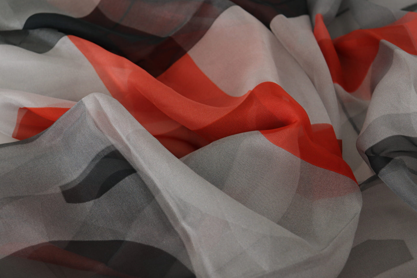 Costume National Grau Rot Schal Foulard Wickelschal