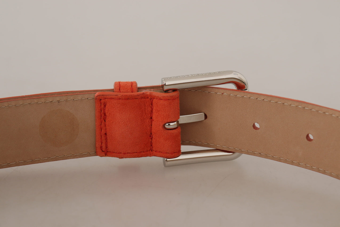 Dolce & Gabbana – Orangefarbener Wildledergürtel mit silberner Logo-Metallschnalle