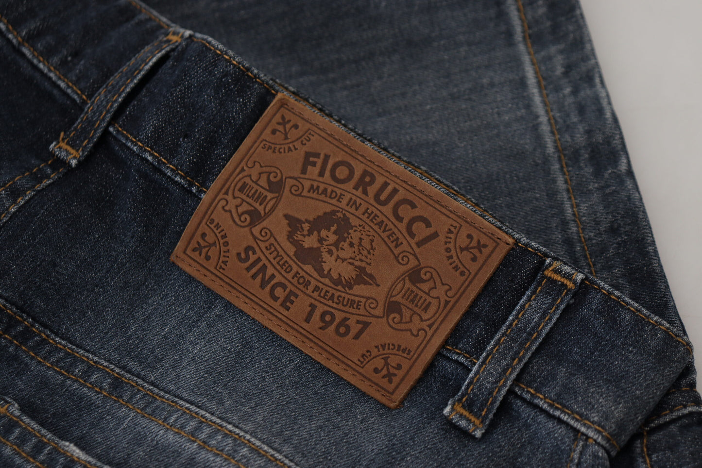 Fiorucci – Dunkelblauer, verwaschener Jeansrock mit Bleistiftschnitt und mittlerer Taille