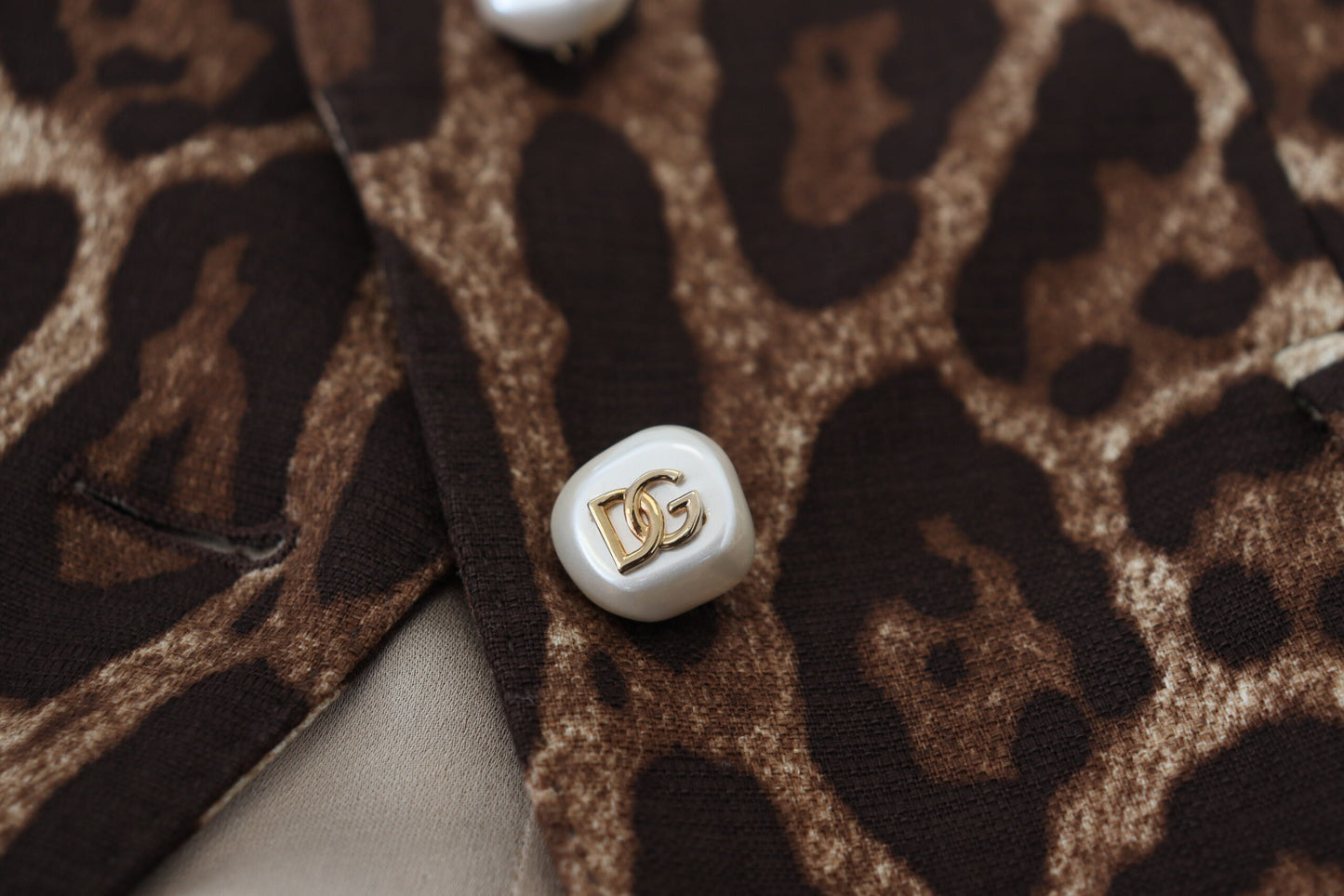 Dolce & Gabbana – Brauner A-Linien-Minirock aus Wolle mit Leopardenmuster