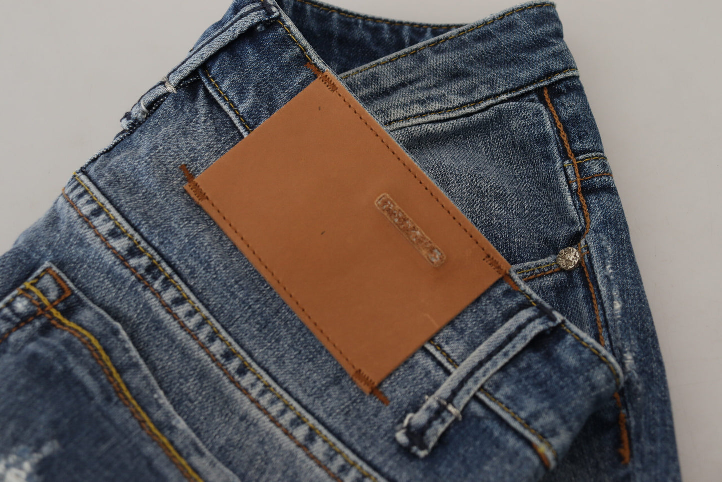 Acht Blaue verwaschene Baumwolle Low Waist Damen Casual Jeans