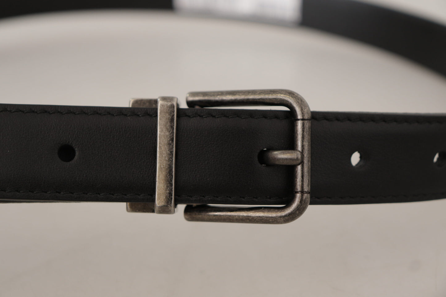 Dolce & Gabbana Schwarzer schlichter Ledergürtel mit Vintage-Logo und Metallschnalle