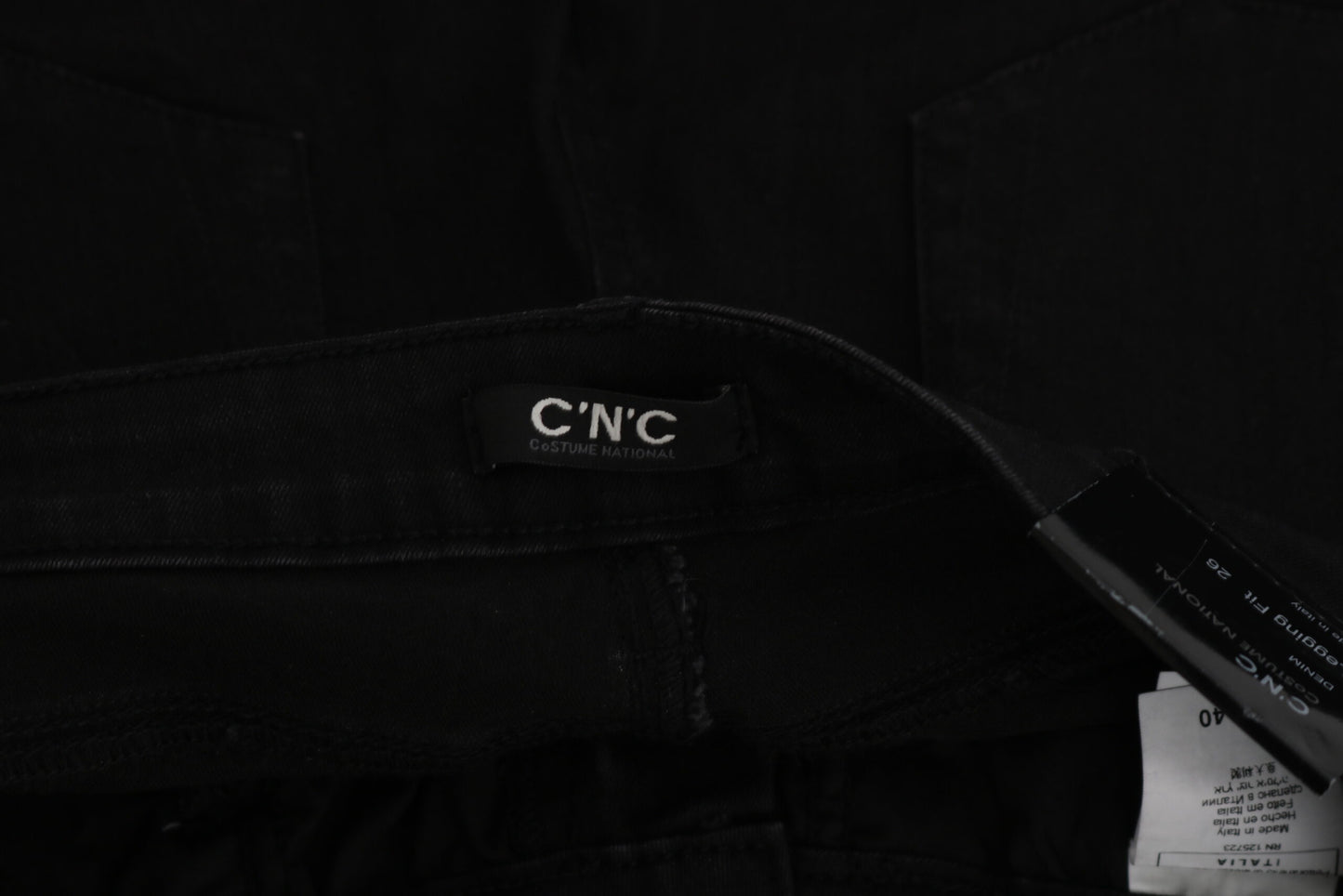 Costume National – Schwarze Skinny-Jeans mit Verzierung und mittlerer Taille