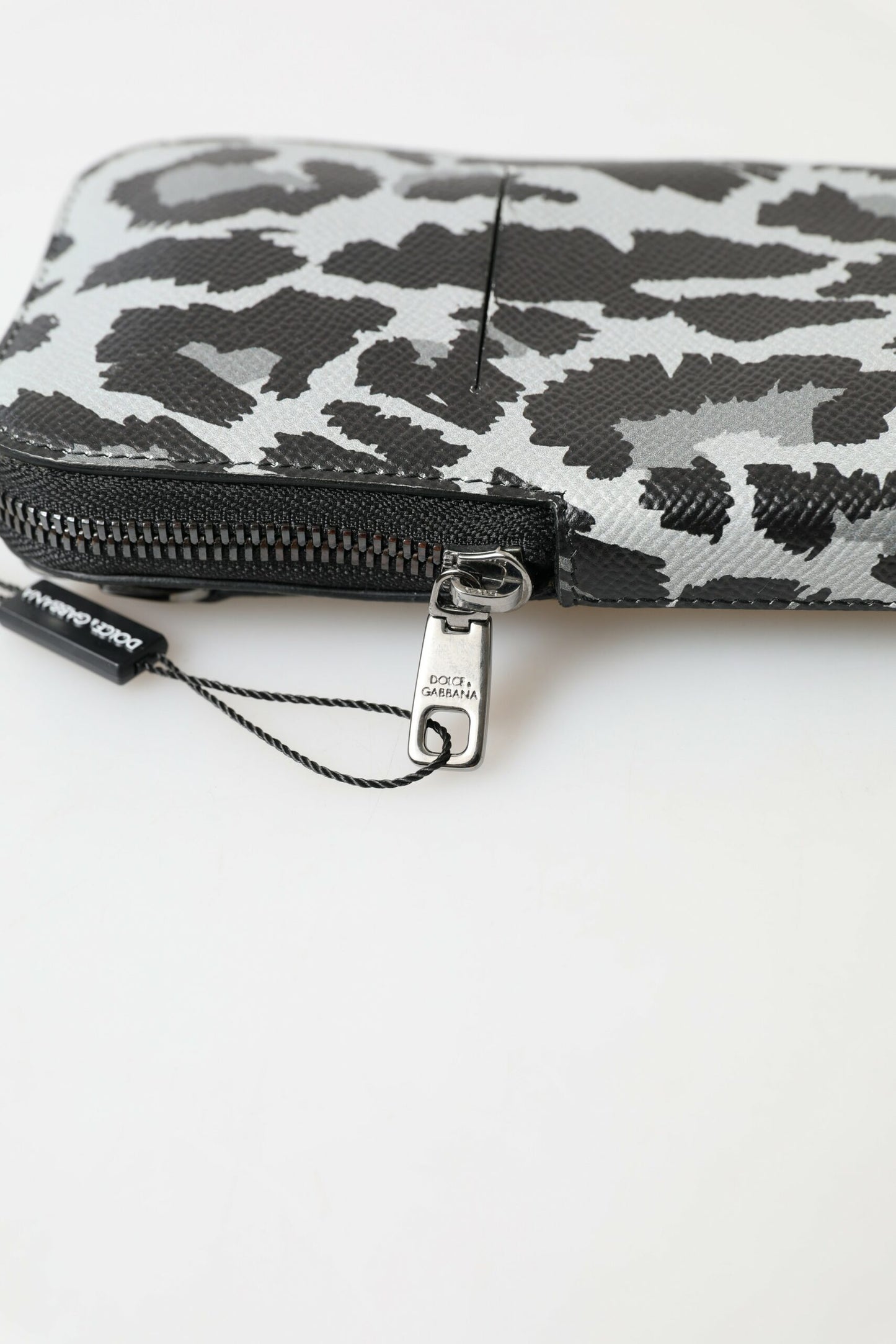 Dolce & Gabbana Graue Leopardenleder Herren Geldbörse Crossbody Sling Handytasche