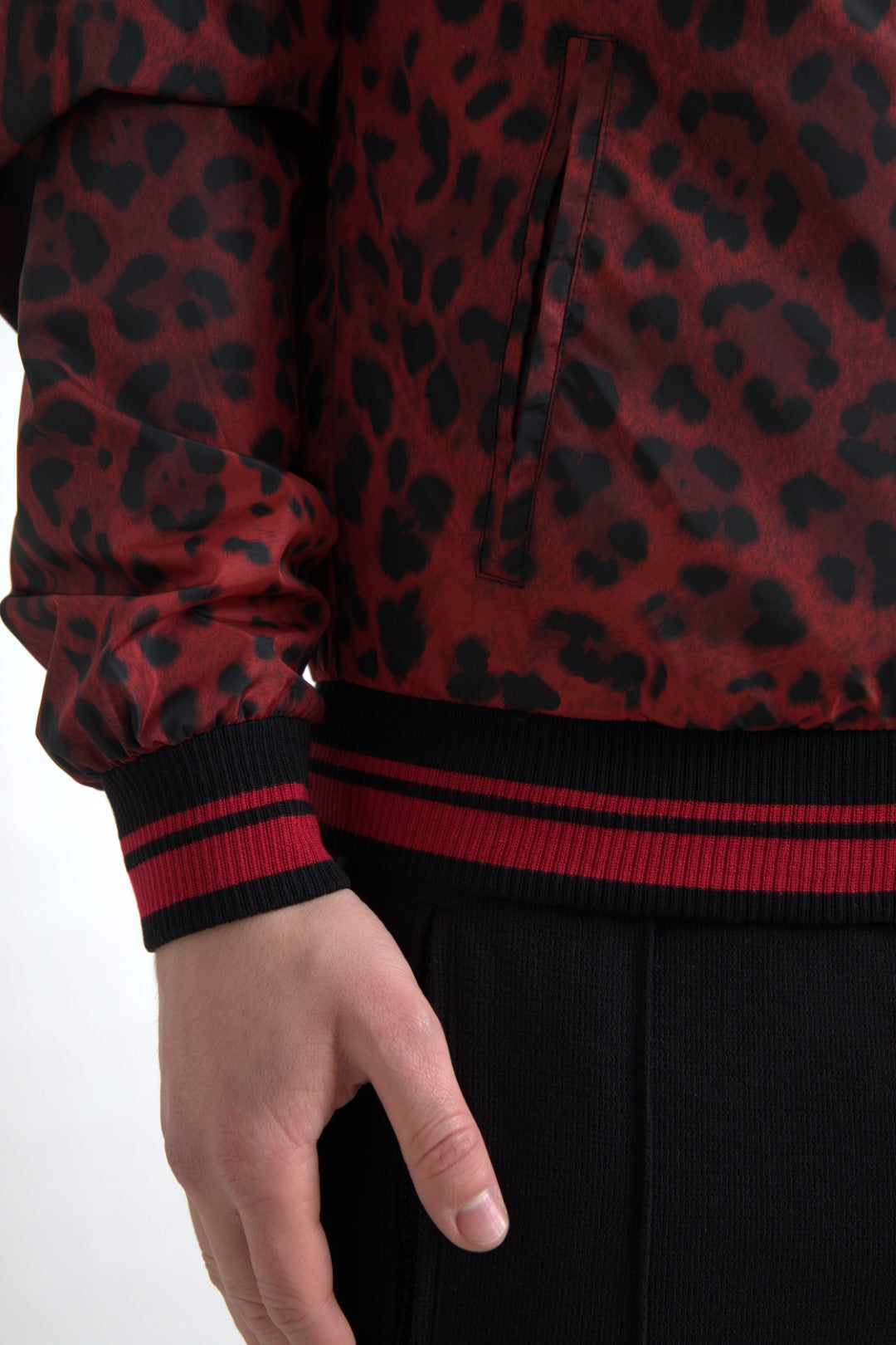 Dolce & Gabbana – Rote Bomber-Kurzmanteljacke mit Leopardenmuster