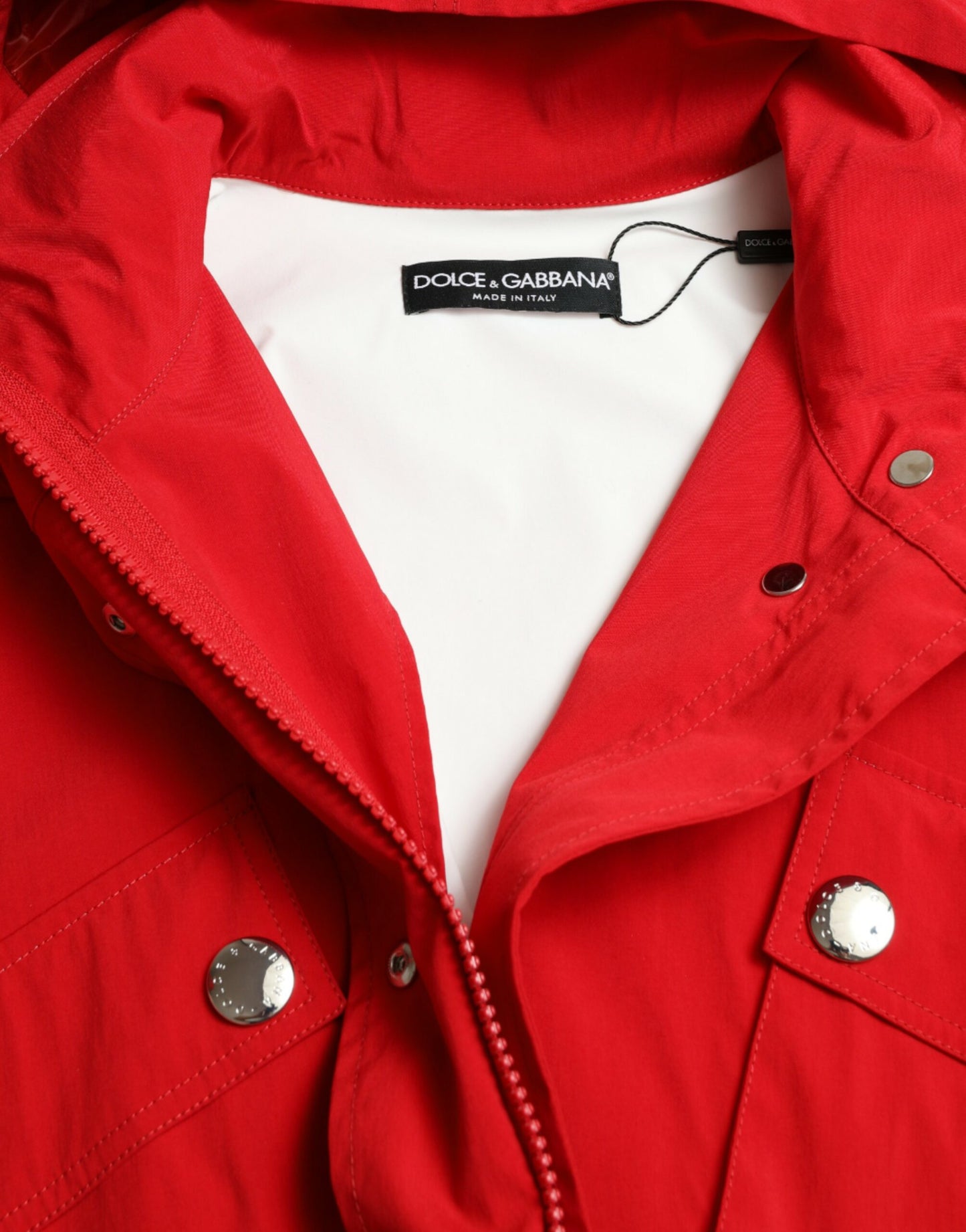 Dolce & Gabbana – Regenjacke aus Polyester mit Kapuze und Knöpfen in Rot