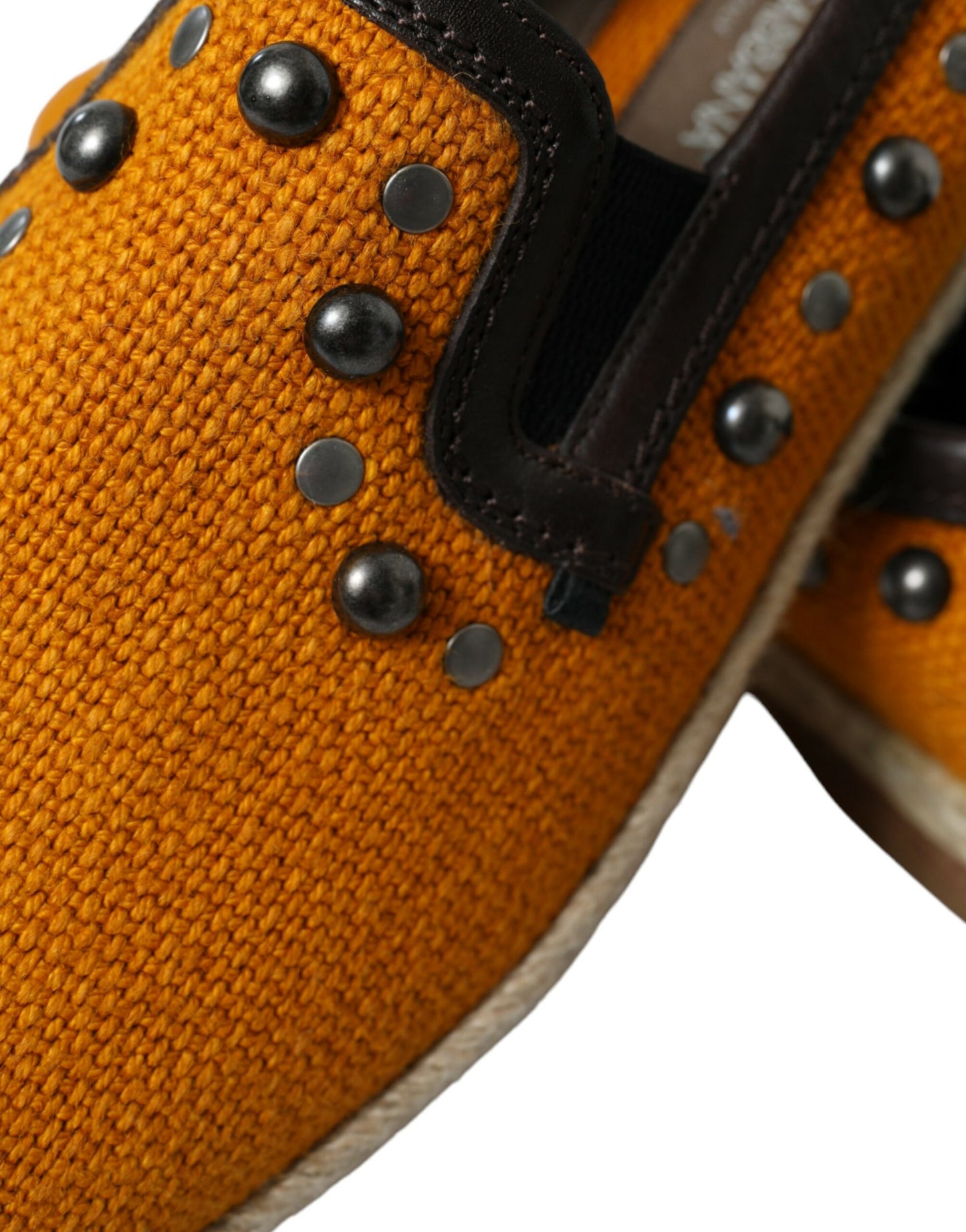 Dolce & Gabbana – Orangefarbene Loafer aus Leinen und Leder mit Nieten