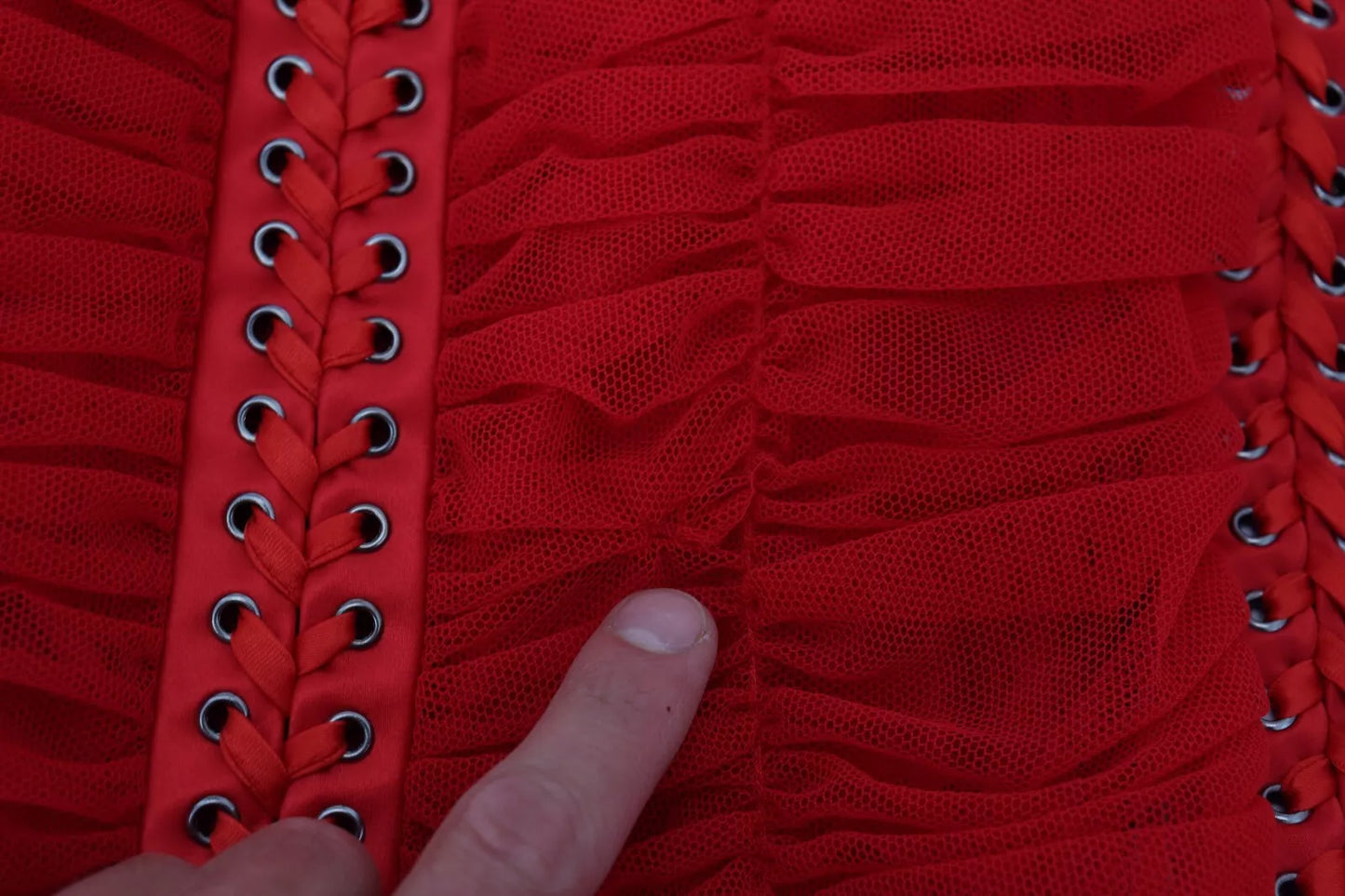 Dolce & Gabbana – Figurbetontes Midikleid mit Netzbesatz in Rot