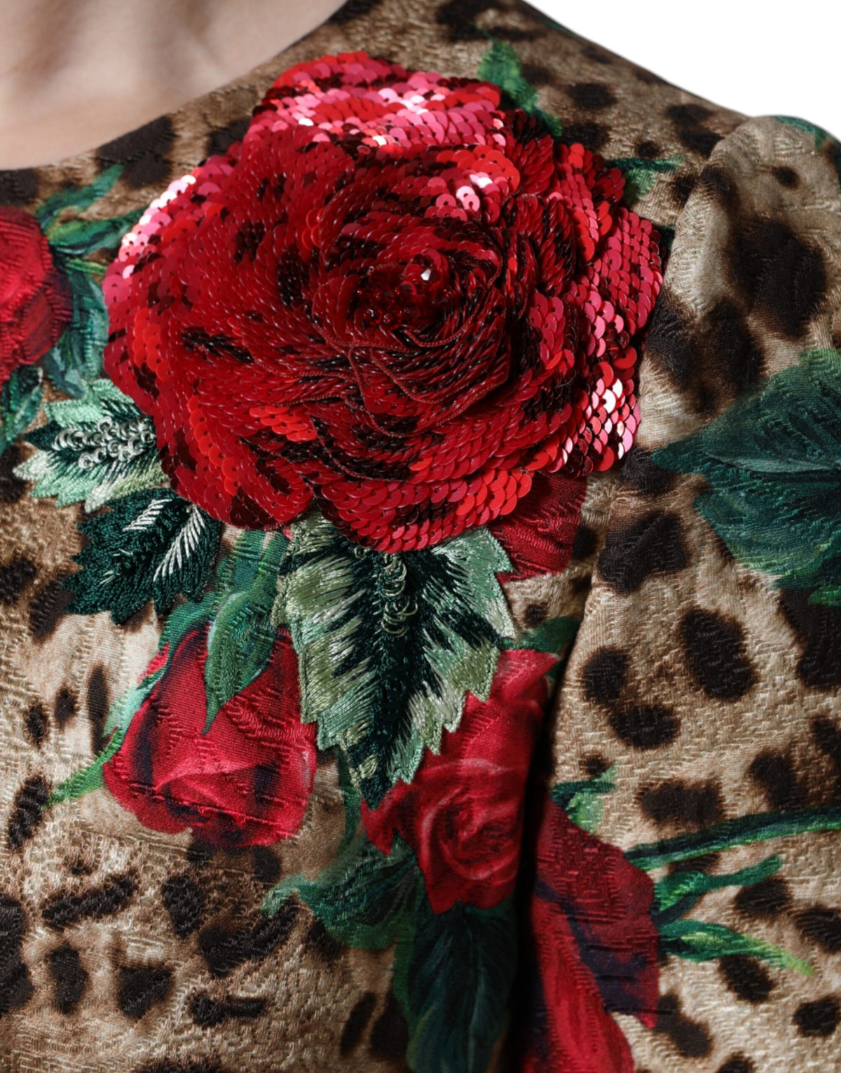 Dolce & Gabbana Braunes A-Linien-Kleid aus Baumwolle mit Leopardenmuster und roten Rosen
