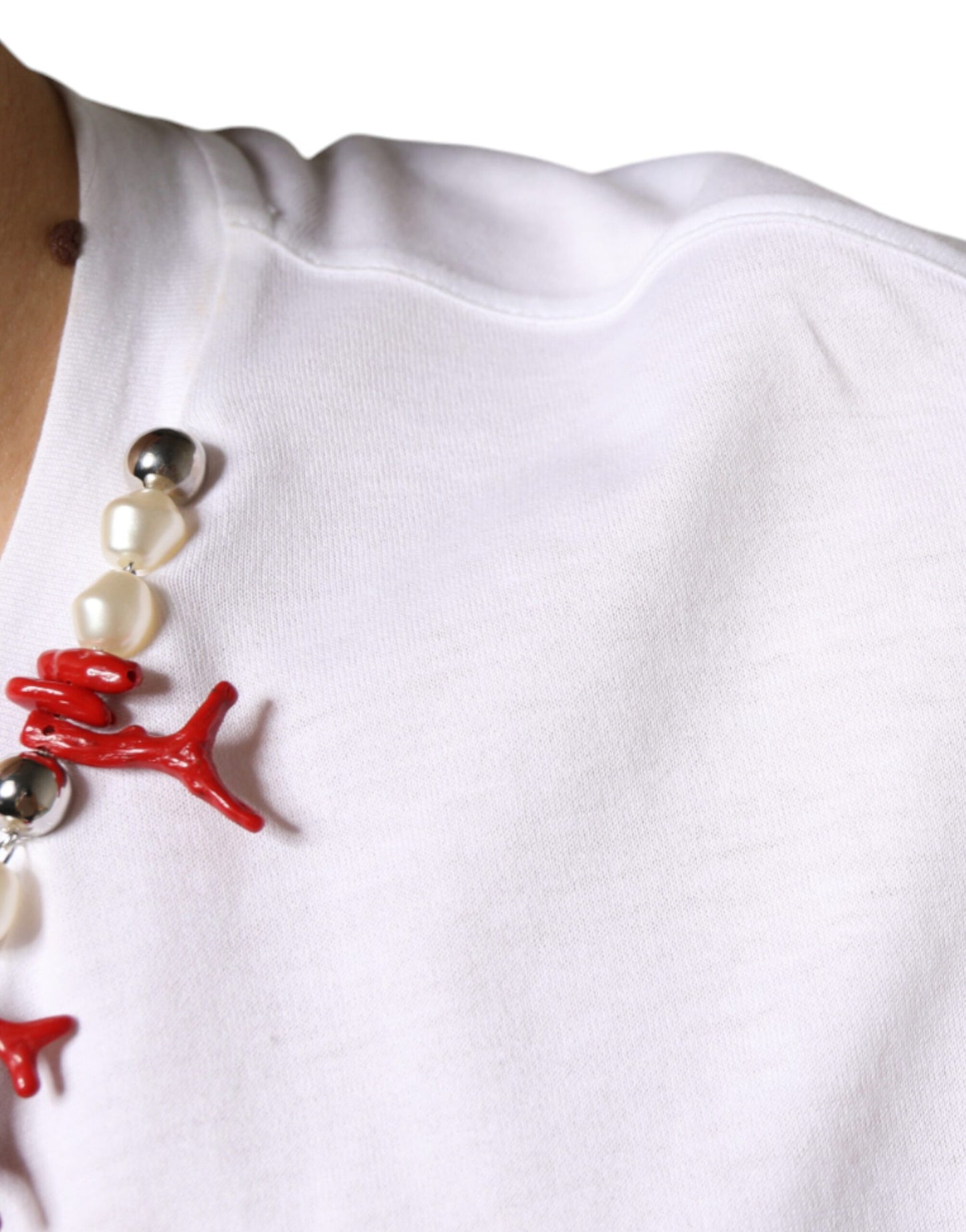 Dolce & Gabbana – Weißes Baumwoll-T-Shirt mit Halskettenverzierung