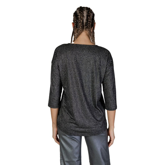 Vero Moda – Zweifarbiges Langarmshirt aus recyceltem Polyester