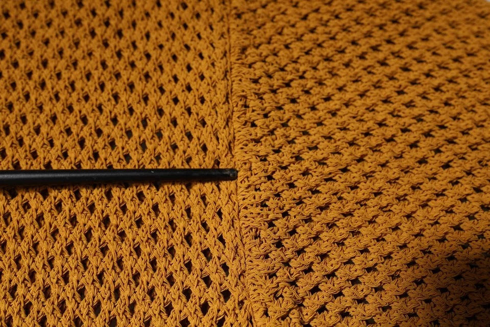 Dolce & Gabbana – Braunes T-Shirt mit perforiertem Kragen und kurzen Ärmeln