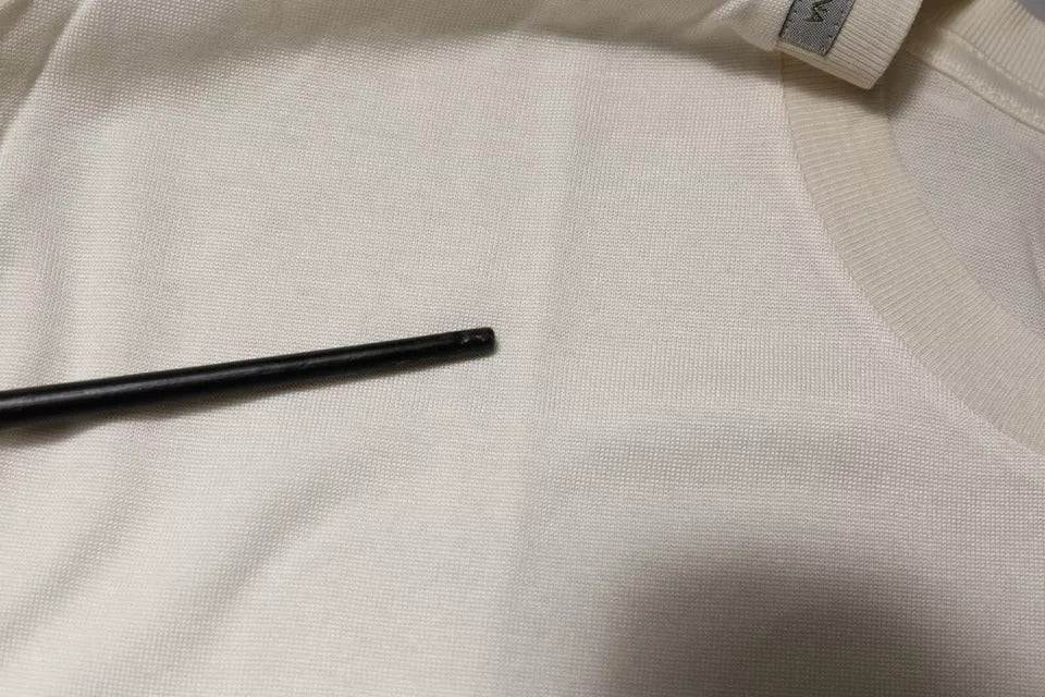 Dolce & Gabbana – Kurzärmliges T-Shirt aus Seide mit Rundhalsausschnitt in Off-White