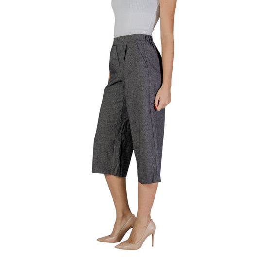 Vero Moda – Kurze Hose aus Polyester in Schwarz und Weiß