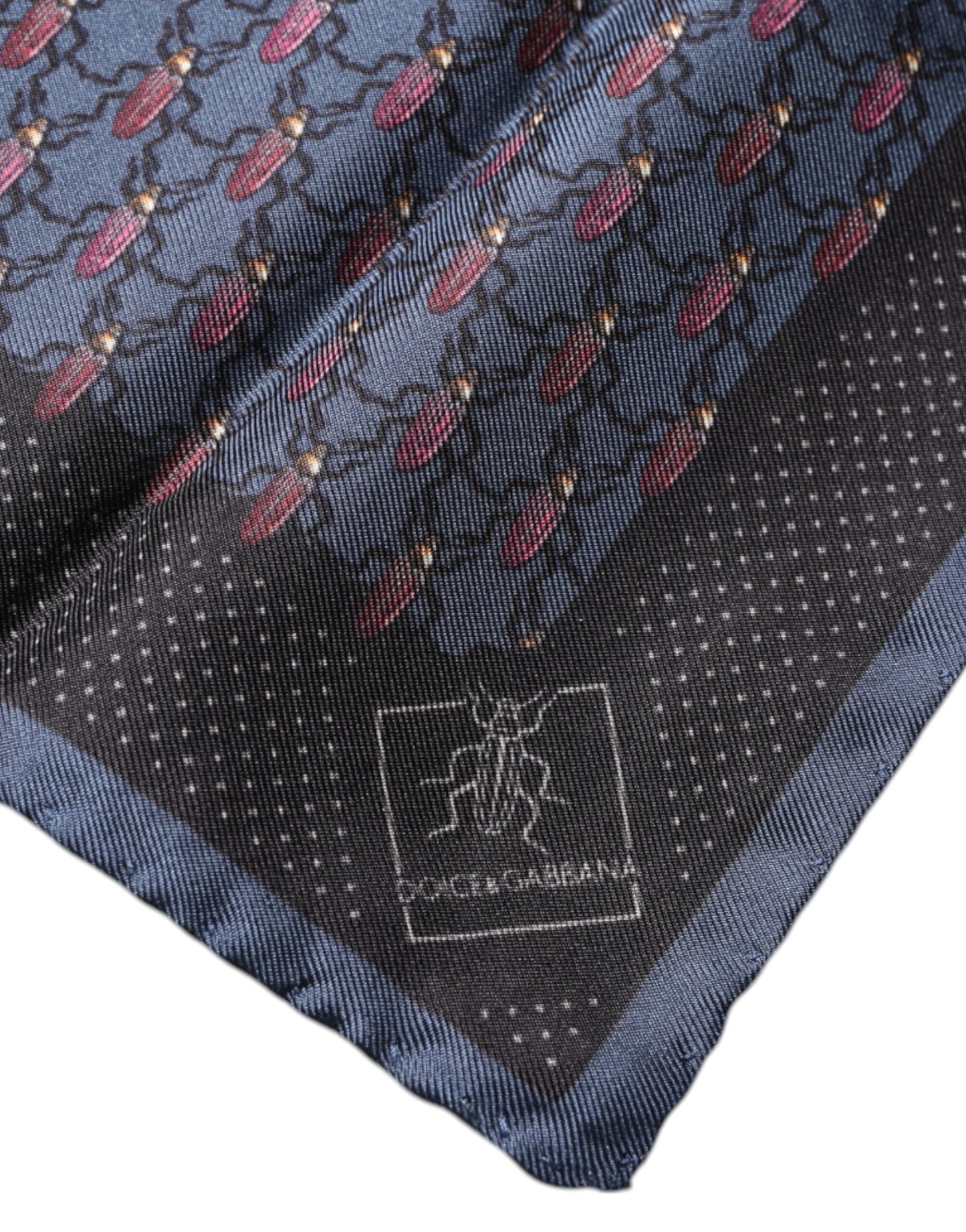 Dolce & Gabbana Dunkelblauer quadratischer Taschentuchschal mit Käfer-Motiv