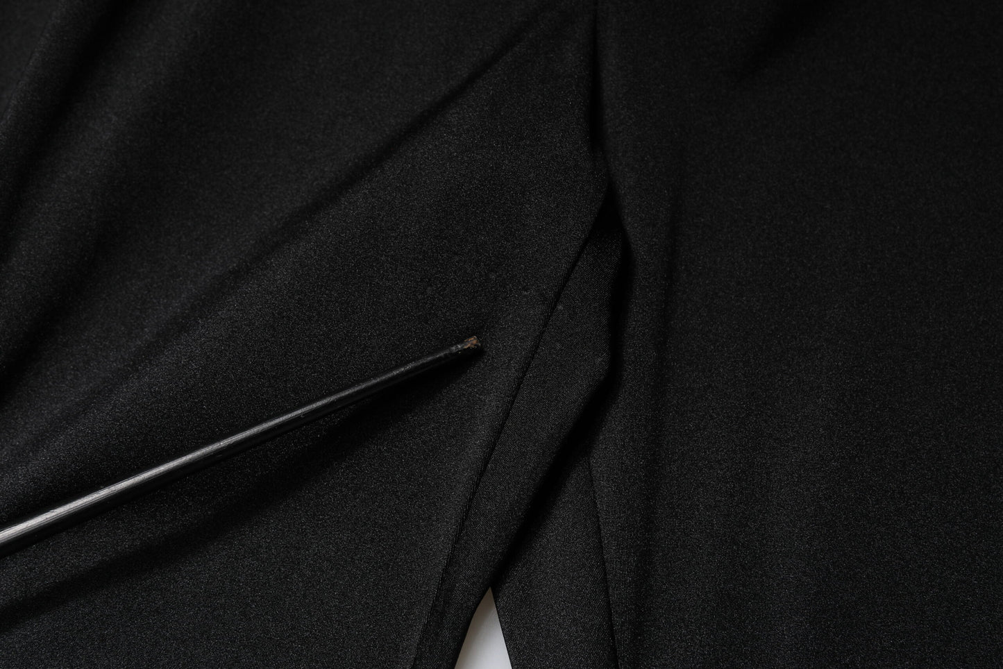 Dolce & Gabbana – Schwarze, schmal geschnittene Hose aus Nylon mit hoher Taille