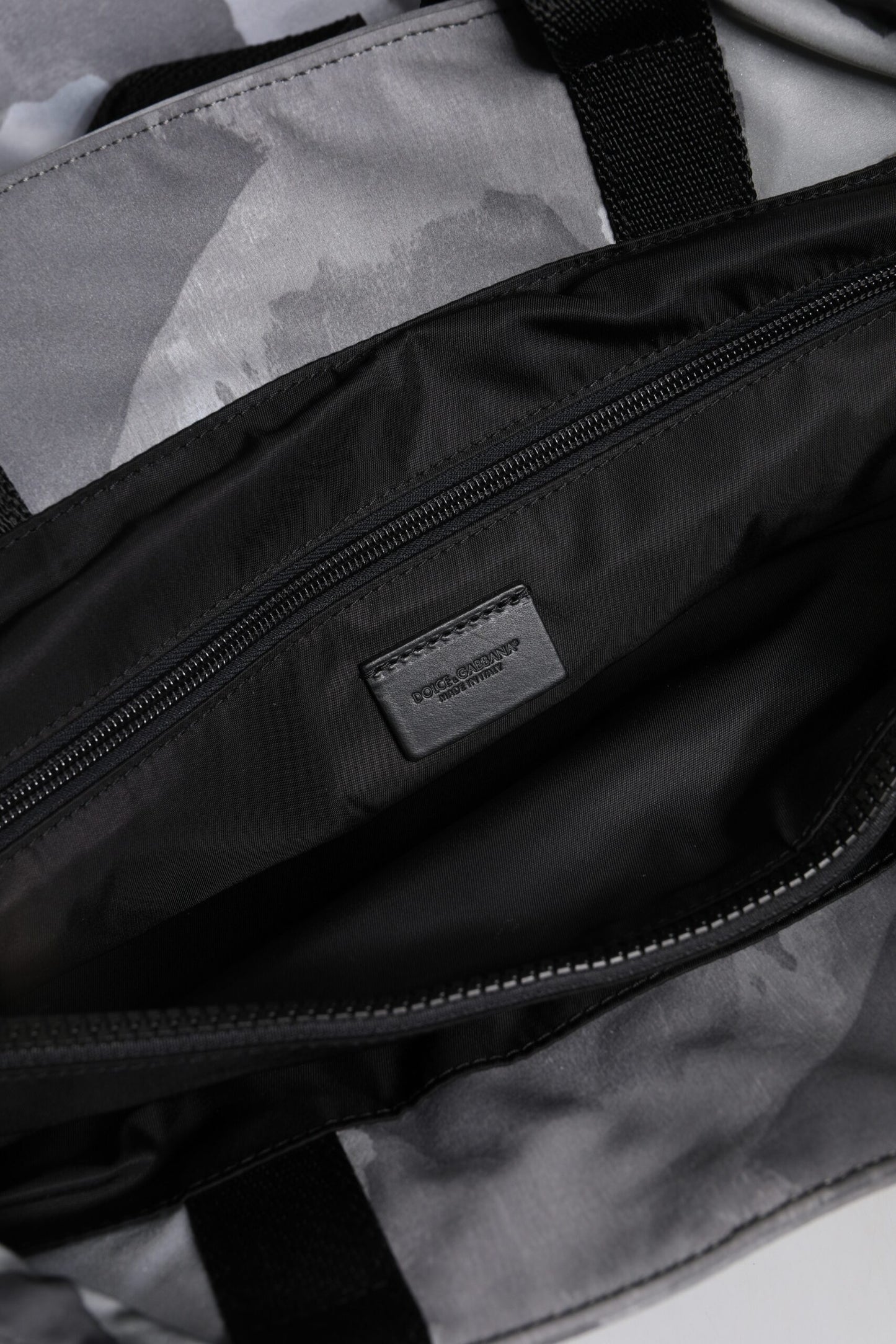 Dolce & Gabbana – Schwarze Camouflage-Tasche mit Schultergurt und Logo-Plakette