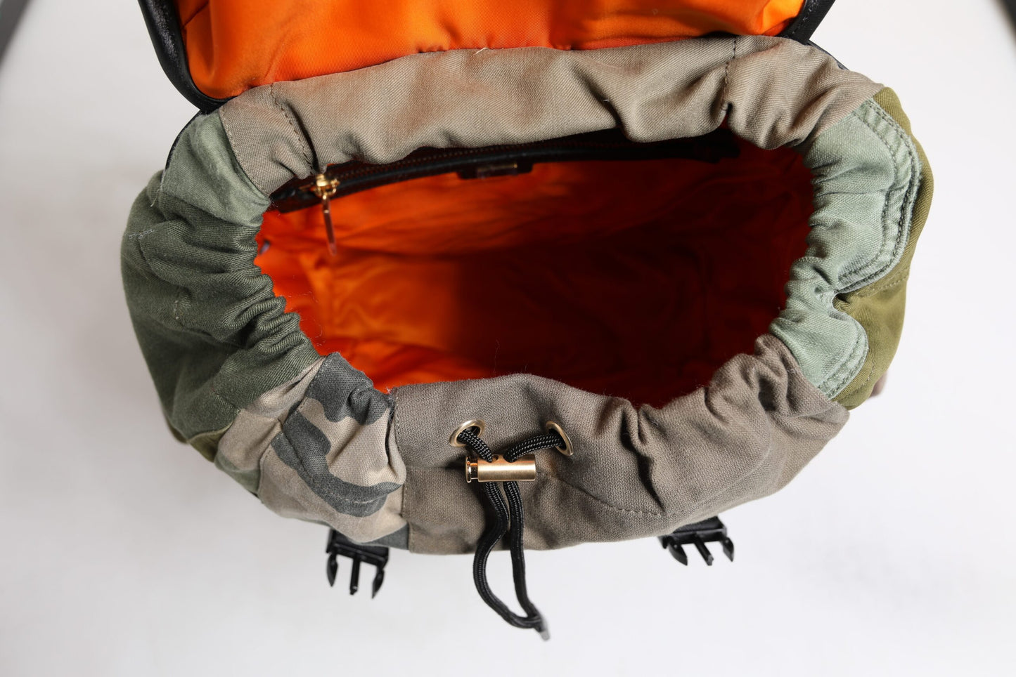 Dolce & Gabbana Militärgrüner Patchwork-Reiserucksack