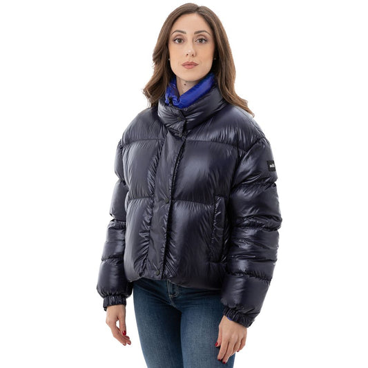 Blaue, durchgehende Polyamidjacke hinzufügen