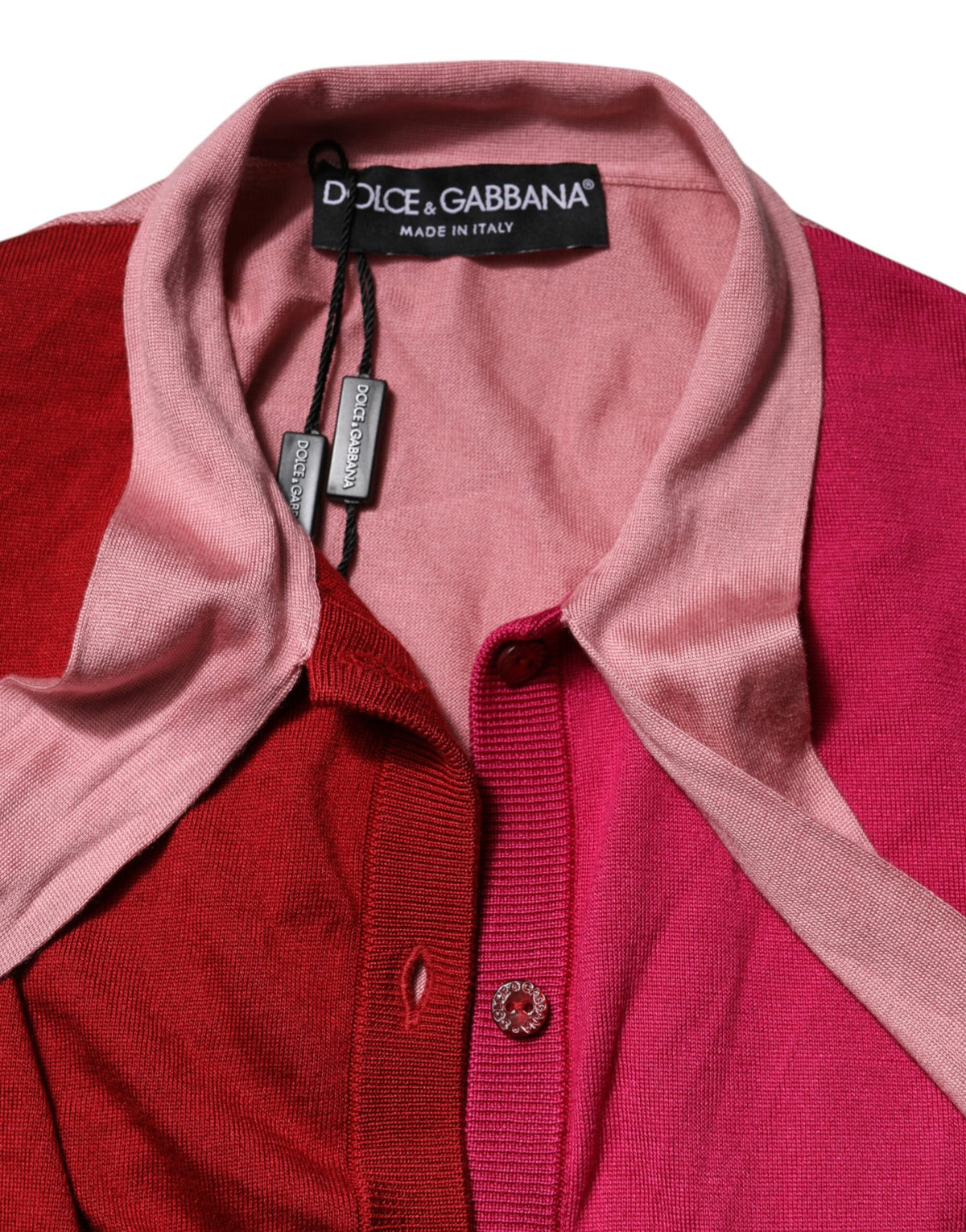Dolce & Gabbana – Rosafarbenes, kurzärmliges Oberteil mit geknöpftem Ascot-Kragen