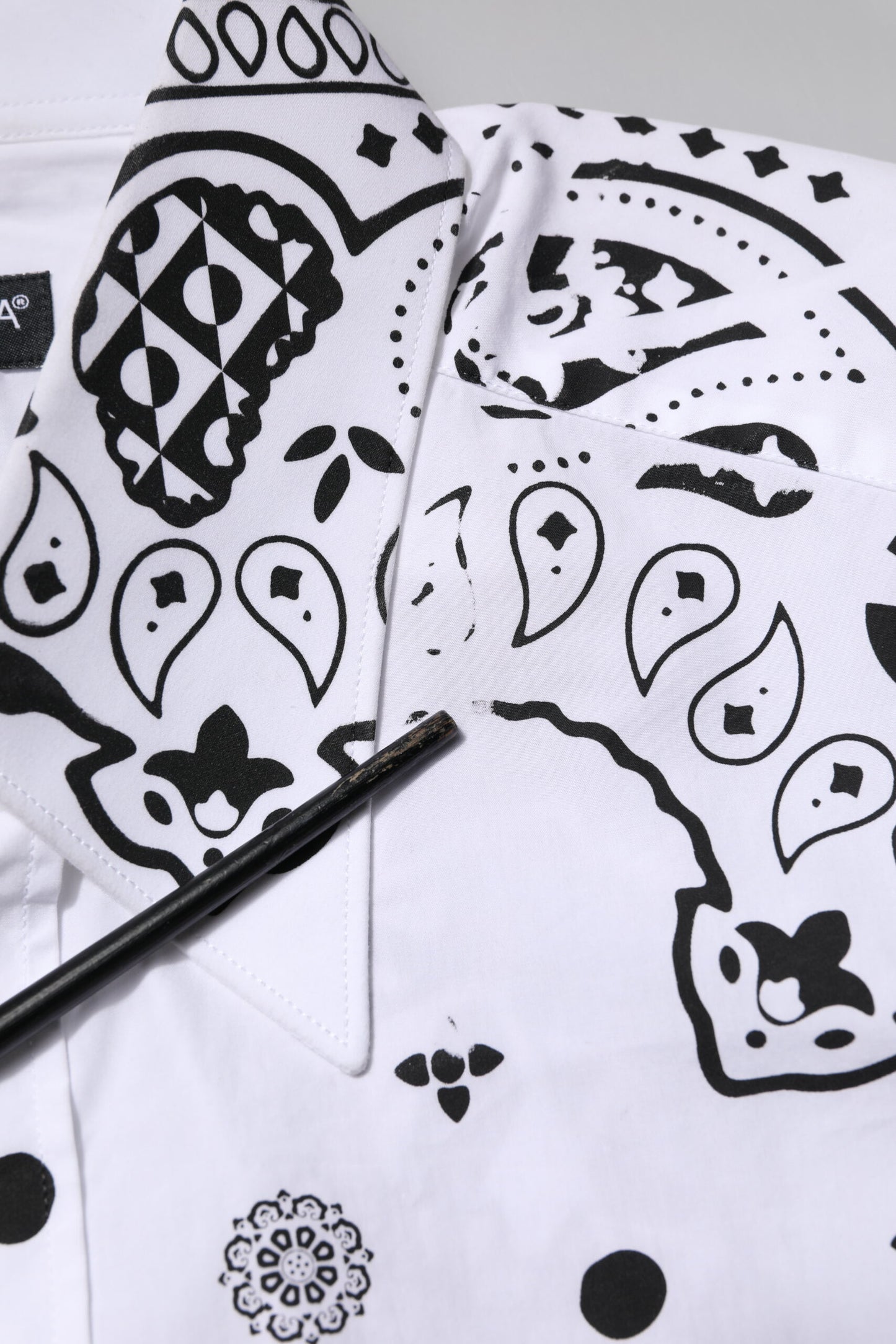 Dolce & Gabbana Weißes formelles Hemd mit MARTINI-Bandana-Print