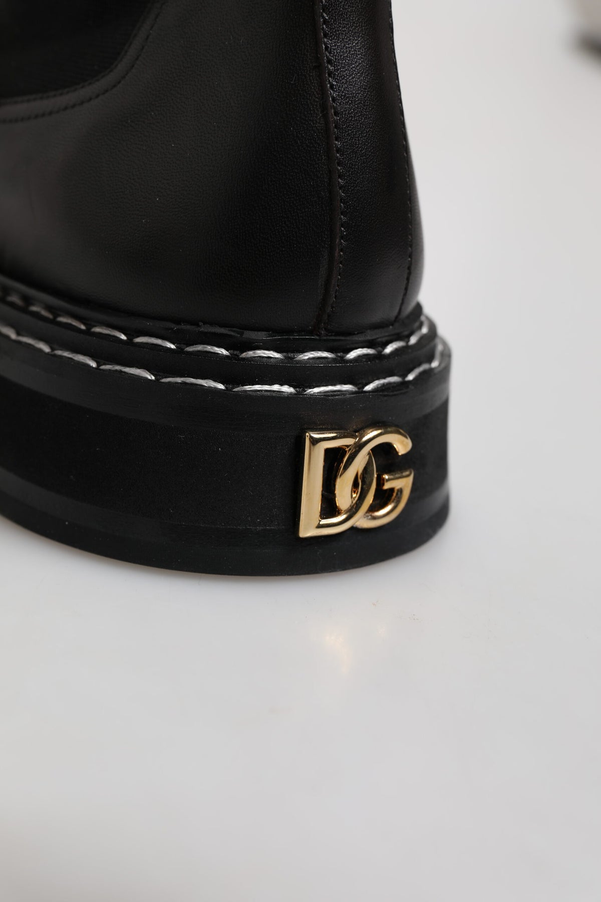 Dolce & Gabbana – Schwarze, wadenlange Lederstiefel mit flacher Sohle