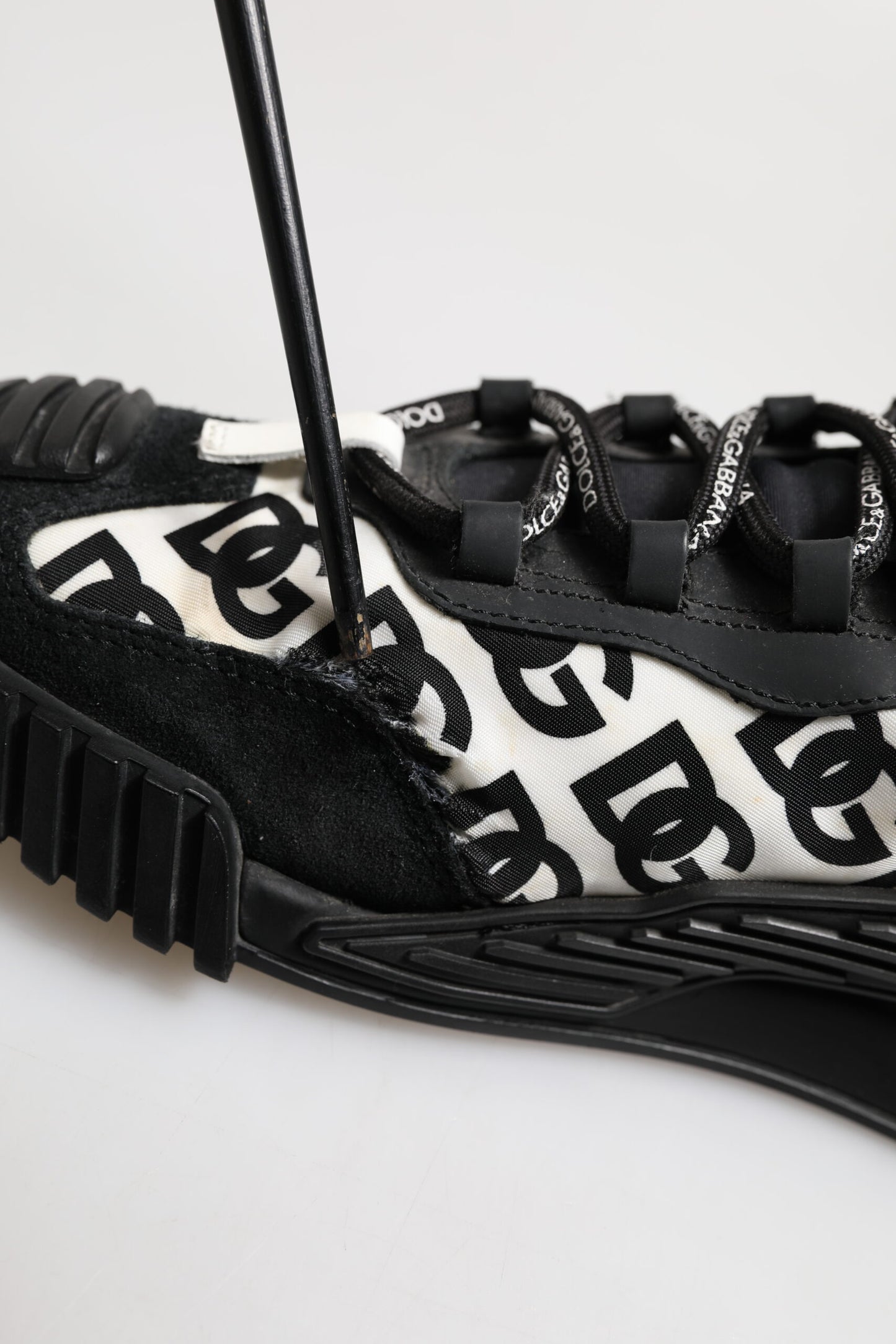 Dolce & Gabbana – Schwarze, niedrige NS1-Sneaker mit Logo und Schnürung