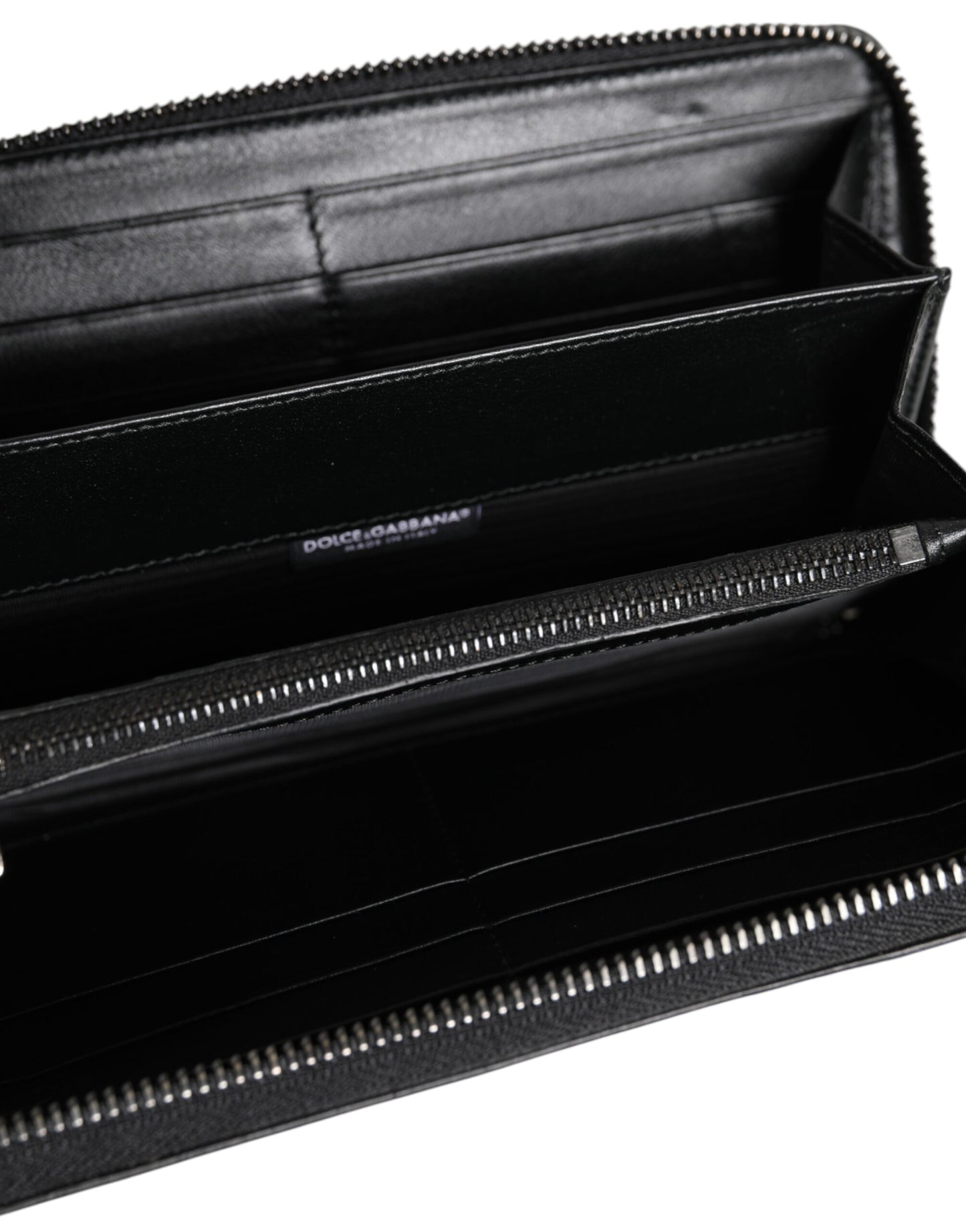 Dolce & Gabbana – Kontinentale Geldbörse mit Rundum-Reißverschluss und Logo-Schild aus schwarzem Leder