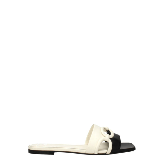 Valentino Garavani Slipper aus schwarzem Leder