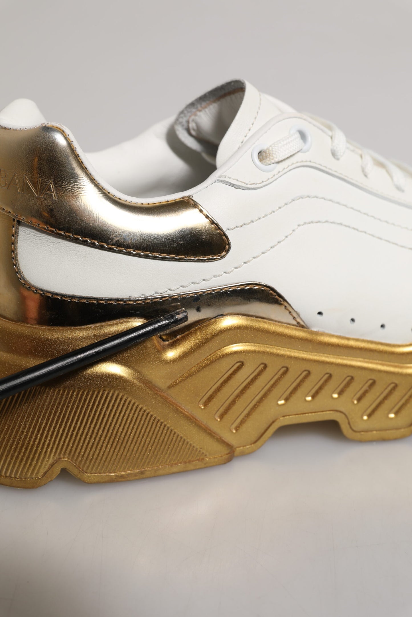 Dolce & Gabbana Daymaster Low Top Sneakers in Weißgold