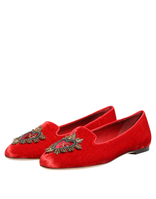 Dolce & Gabbana – Flache Loafer aus rotem Samt mit DG-Herz