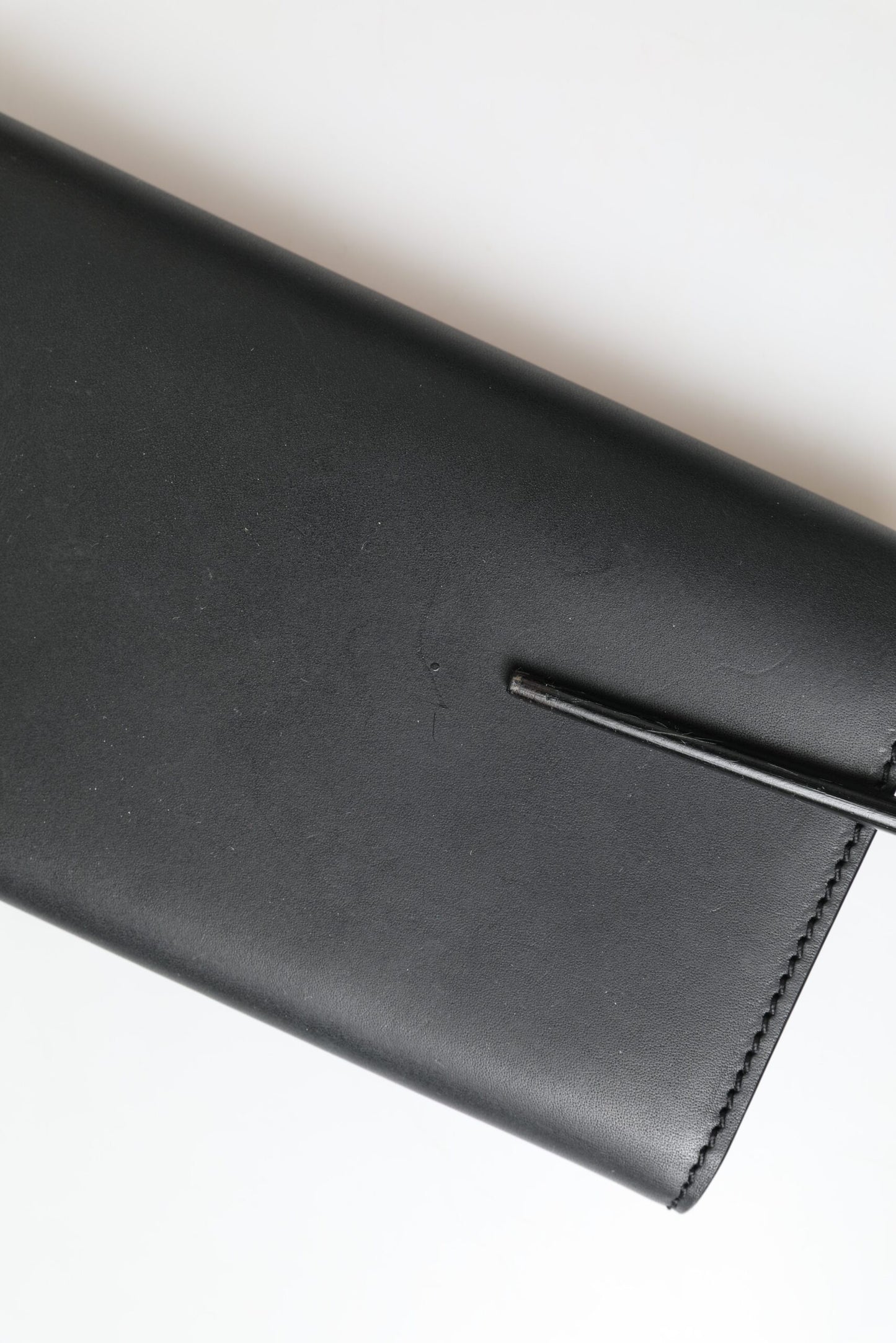 Dolce & Gabbana – Kleine, zweifach gefaltete Geldbörse aus schwarzem Leder mit Logoprägung