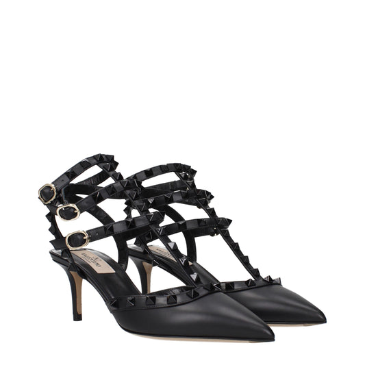 Valentino Garavani – Pumps mit mittelhohem Absatz aus schwarzem Leder