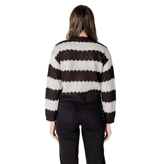 Jacqueline De Yong Schwarz-weiße Marabu-Strickjacke