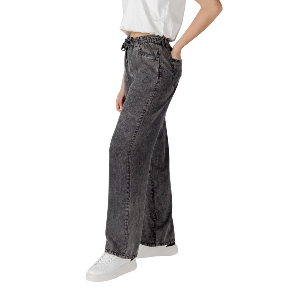 Only Schwarze Lyocell-Hose