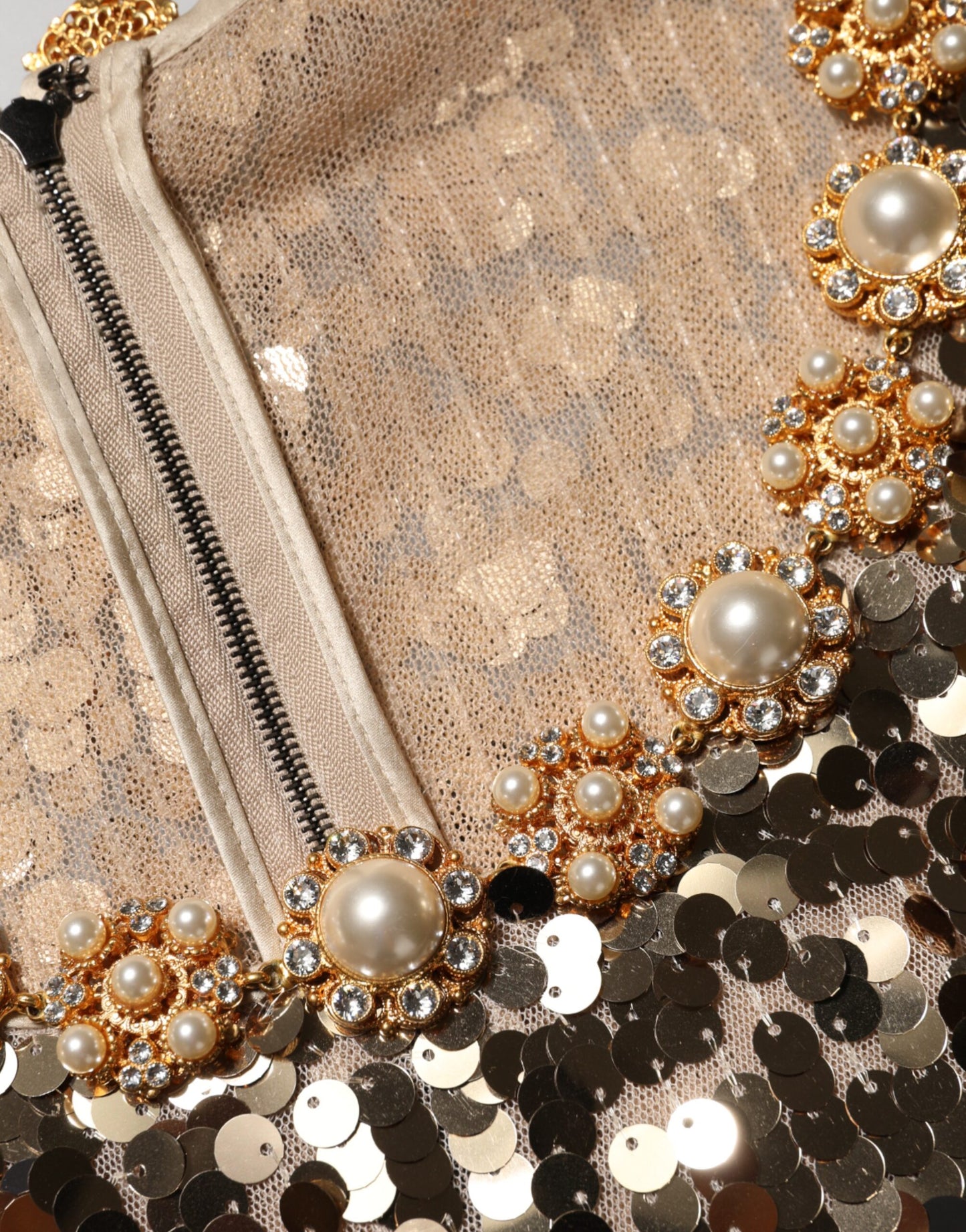 Dolce & Gabbana – Mini-Etuikleid aus Nylon mit goldenen Pailletten in A-Linie