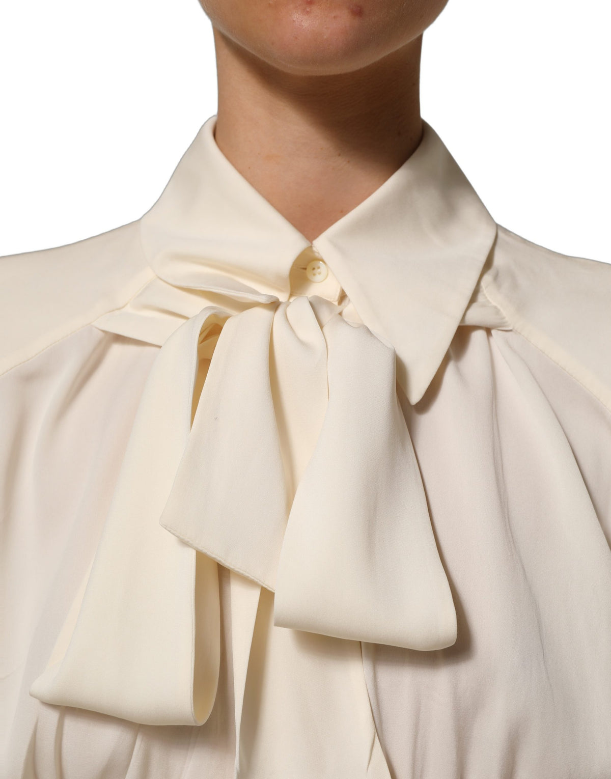 Dolce & Gabbana Off-White Bluse mit Ascot-Kragen und langen Ärmeln