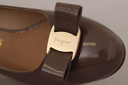 Salvatore Ferragamo Elegante Pumps in Caraway-Braun mit Vara-Schleife