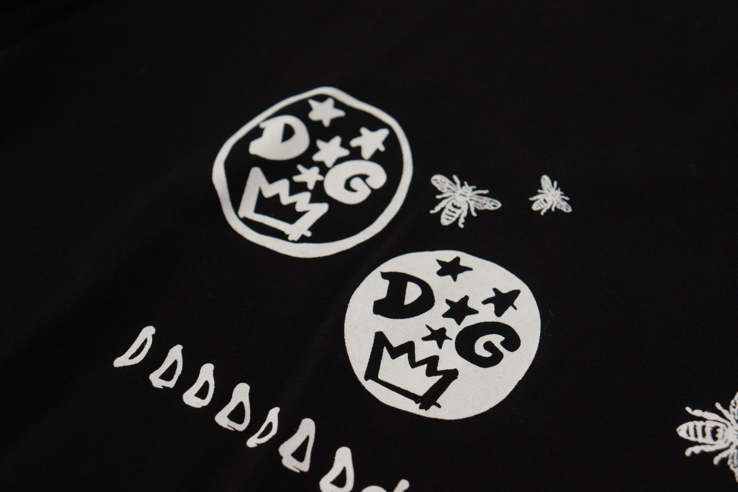 Dolce &amp; Gabbana Schwarzes Baumwoll-T-Shirt mit Rundhalsausschnitt und Logo-Motiv