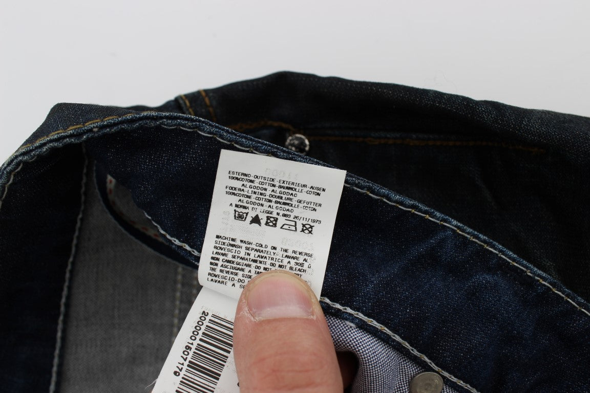 Acht Straight Fit Jeans aus Baumwolldenim in blauer Waschung