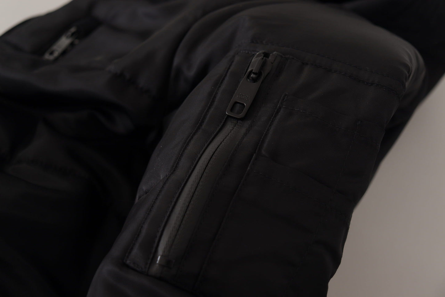 Dolce &amp; Gabbana Schwarzer Nylon-Parka mit Kapuze, Winterjacke