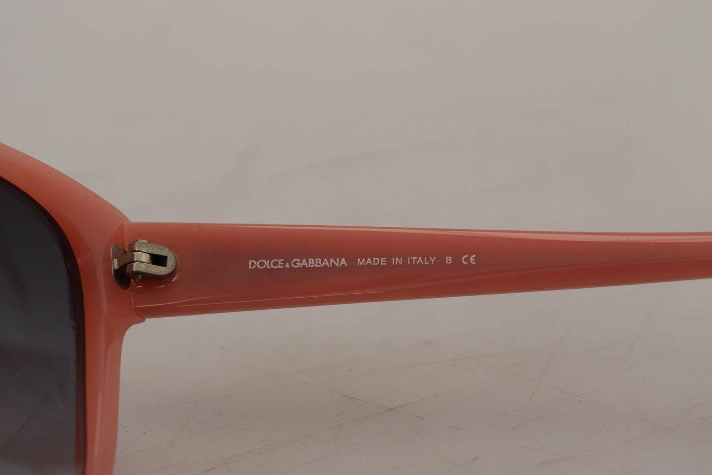 Dolce &amp; Gabbana – DG4124 – Sonnenbrille mit rosa Acetatrahmen und Sternenverzierung