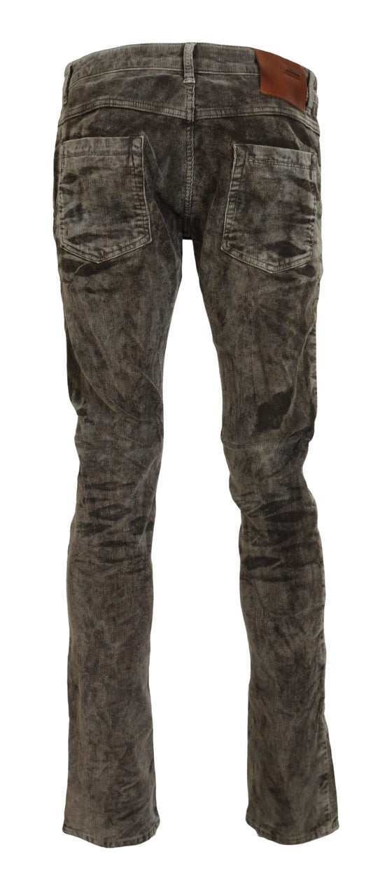 Acht Graue Slim Fit Jeans aus gewaschenem Baumwollcord