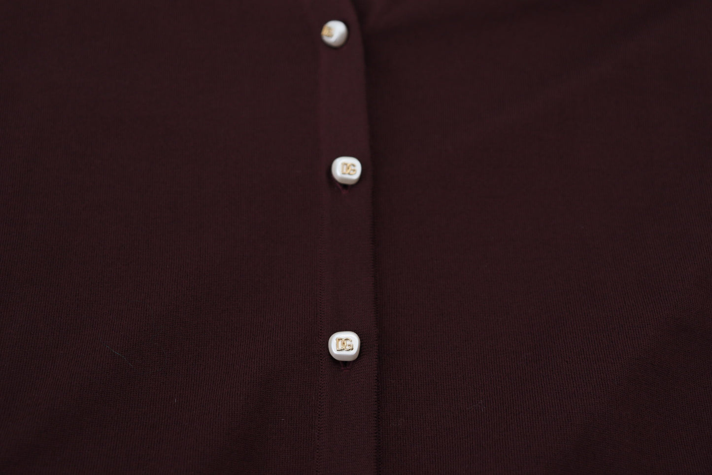 Dolce &amp; Gabbana – Kastanienbrauner Cardigan aus Wollstrick mit tiefem V-Ausschnitt